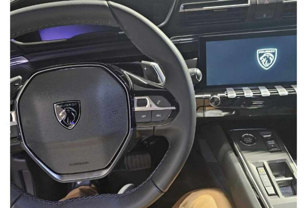 Peugeot PureTech 130 EAT8 Allure