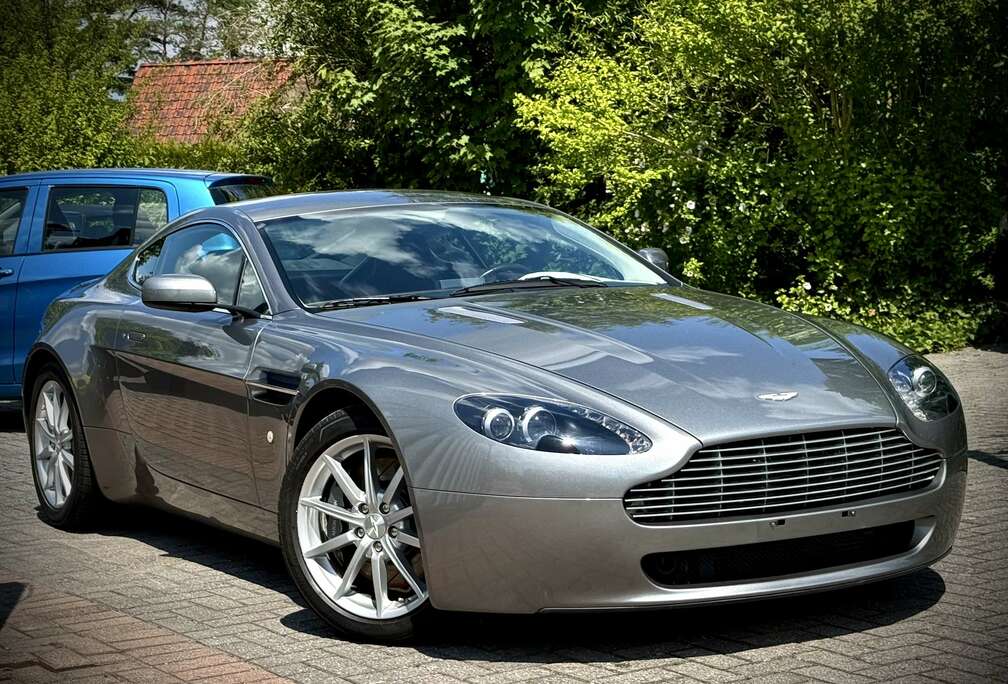 Aston Martin 4.3i V8 Sportshift