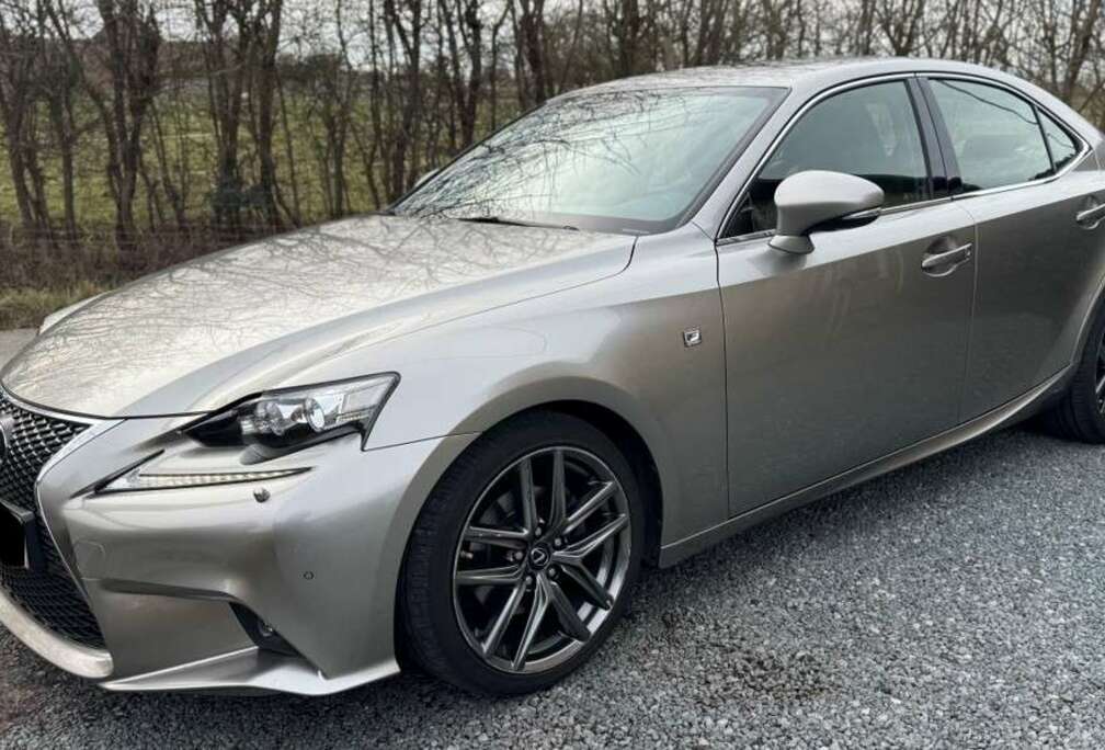 Lexus IS 300h 2.5i F-Sport Line E-CVT