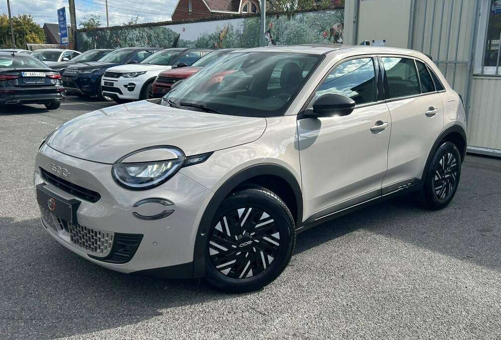 Fiat 600 1.2 Hybrid DCT / CAMERA / CARPLAY / COMME NEUVE