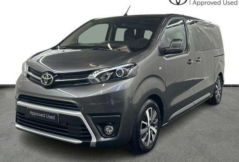 Toyota VERSO VIP MWB FULL AT