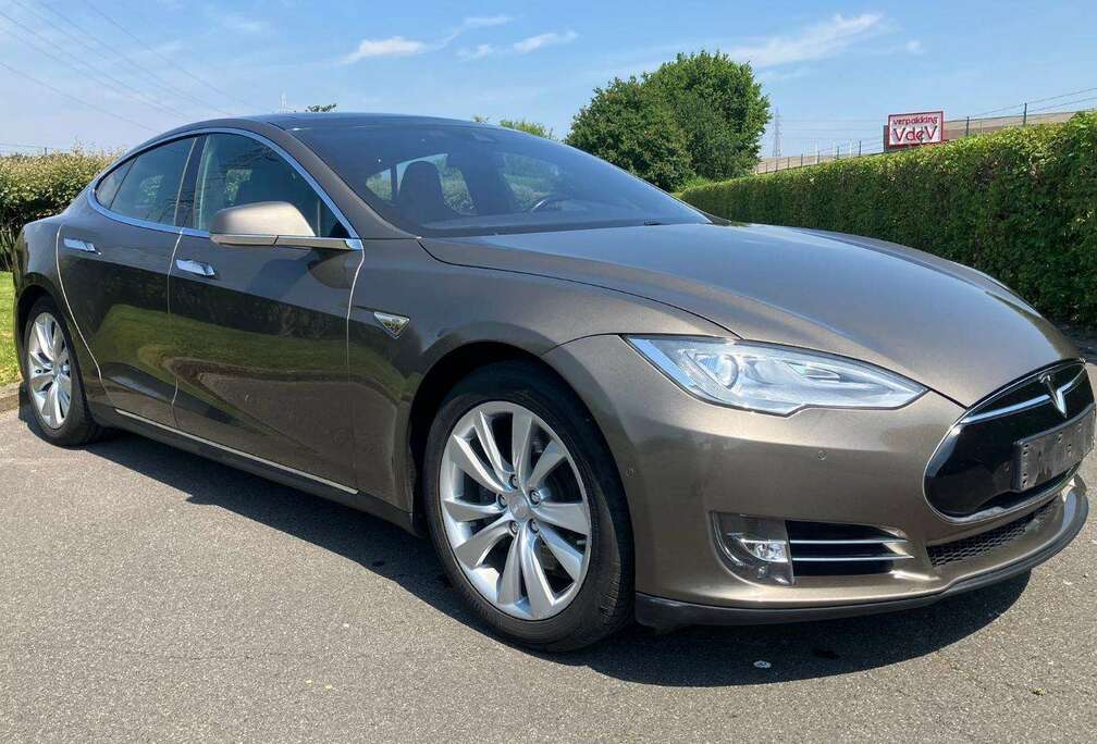 Tesla Model S 70