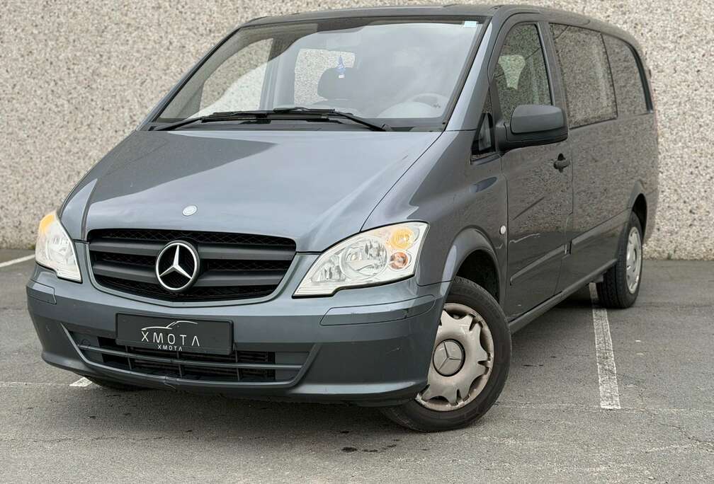 Mercedes-Benz dubbele cabine lichte vracht BTW wagen