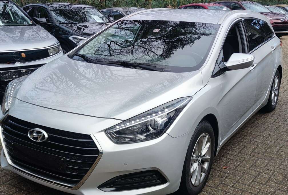 Hyundai SW 1.6 GDi Premium  NIEUWSTAAT