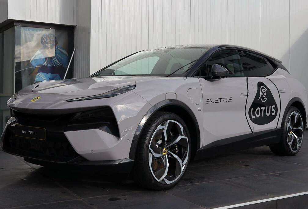 Lotus R MY24