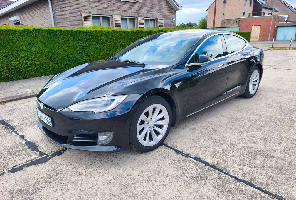 Tesla Long Range  Free Superchargen  Raven Versie  marge