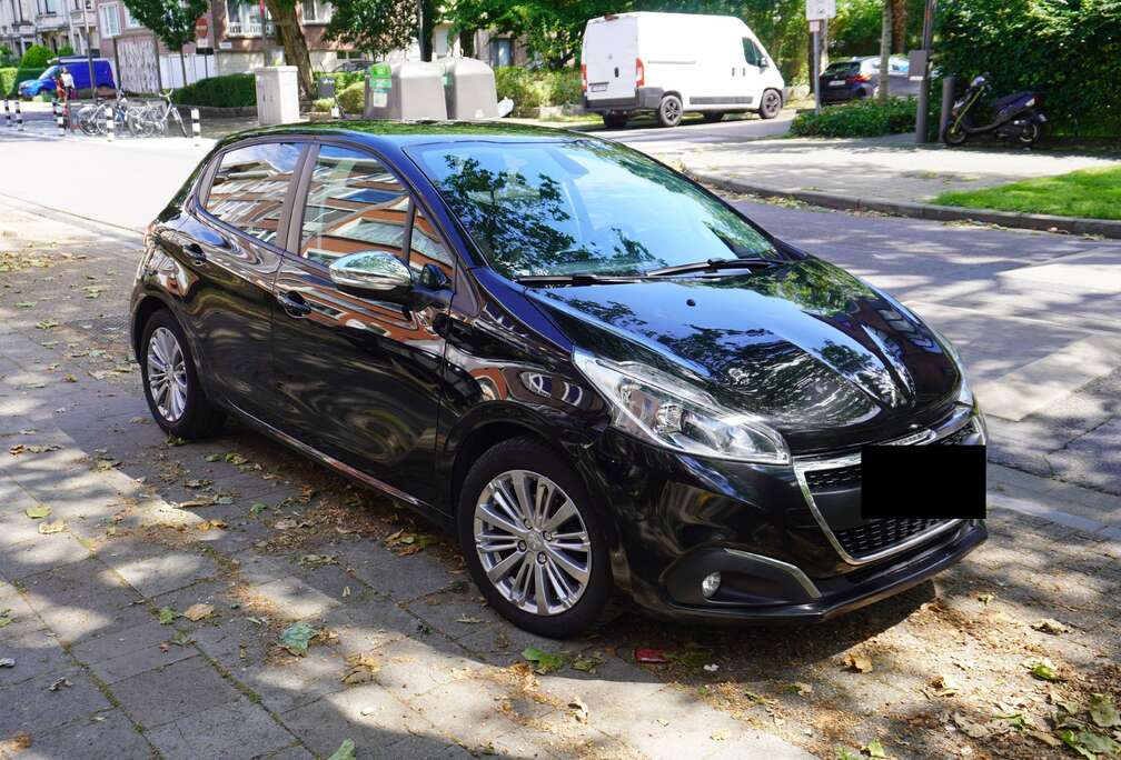 Peugeot 208 1.2 PureTech Signature S