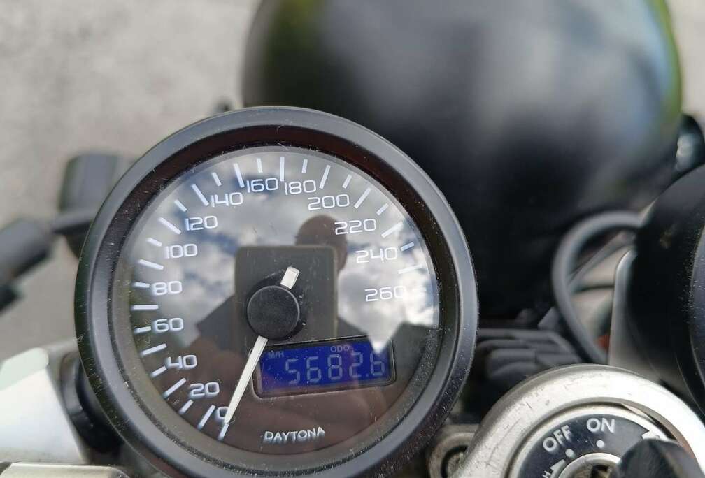 Suzuki sans contrôle technique car pas d échappement d or