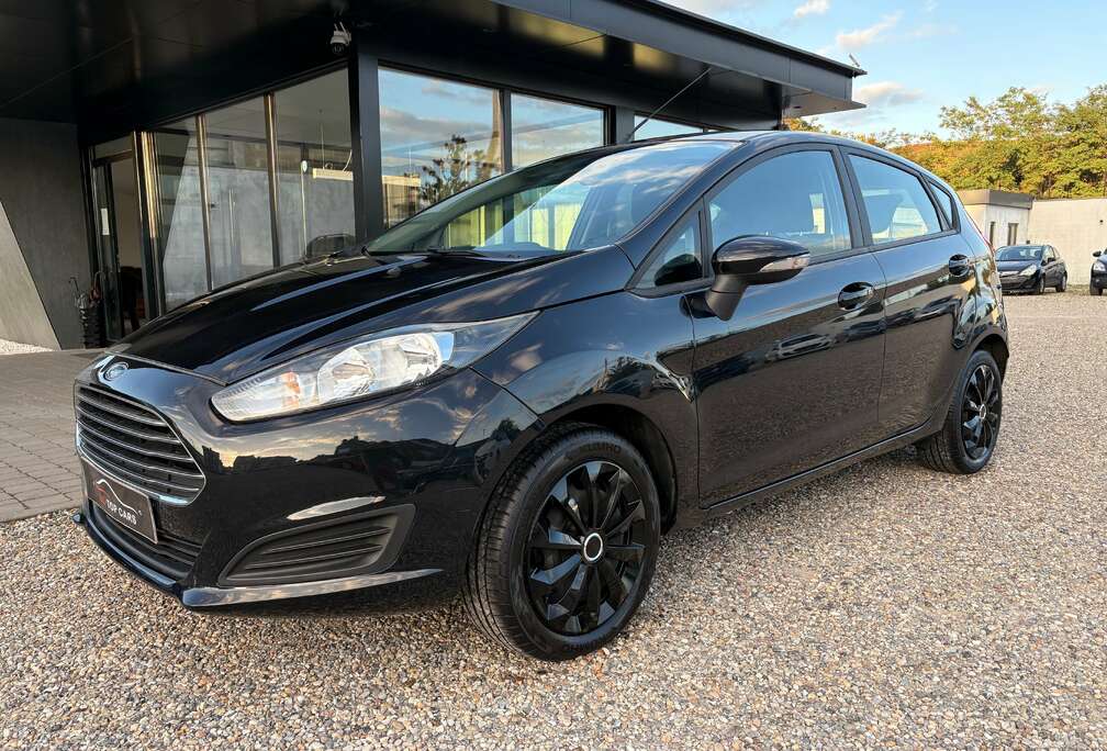 Ford Fiesta 1.0 EcoBoost Champions Edition Plus S/S ** 12 Mois De Garantie **