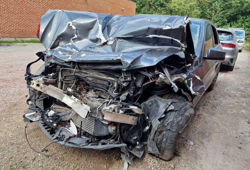 Mercedes-Benz CDI 136CV AVANGARDE VÉHICULE ACCIDENTÉ