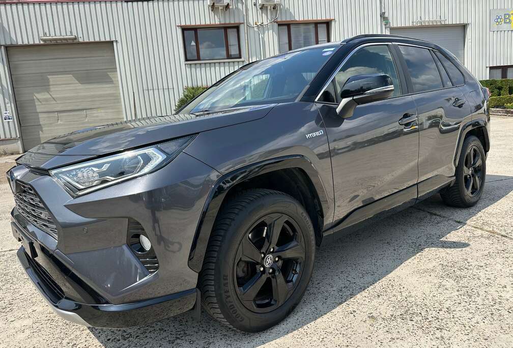 Toyota Hybride HEV 2.5 i 2 WD /// 16700€ netto///