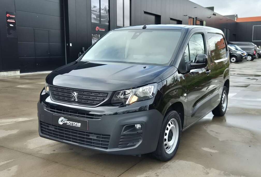 Peugeot 1.5 BlueHDi 100 MAN6 3pl /Camera/Carplay/GPS