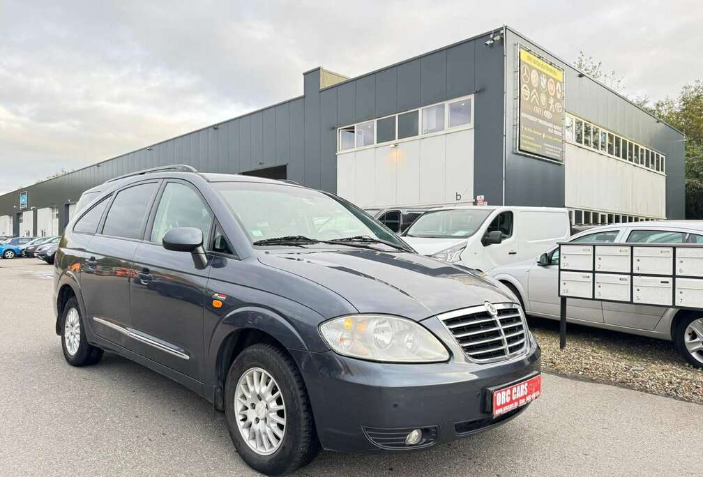 SsangYong RD 270 2WD Automatik Xdi s  LICHTE VRACHT