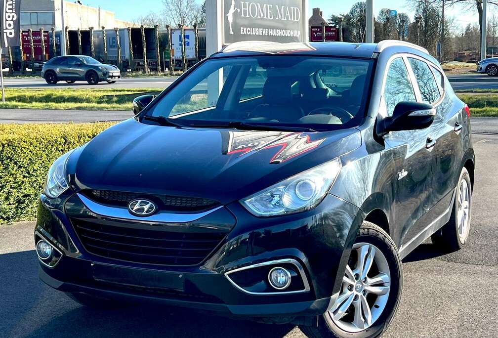 Hyundai 1.6 2WD blue Trend