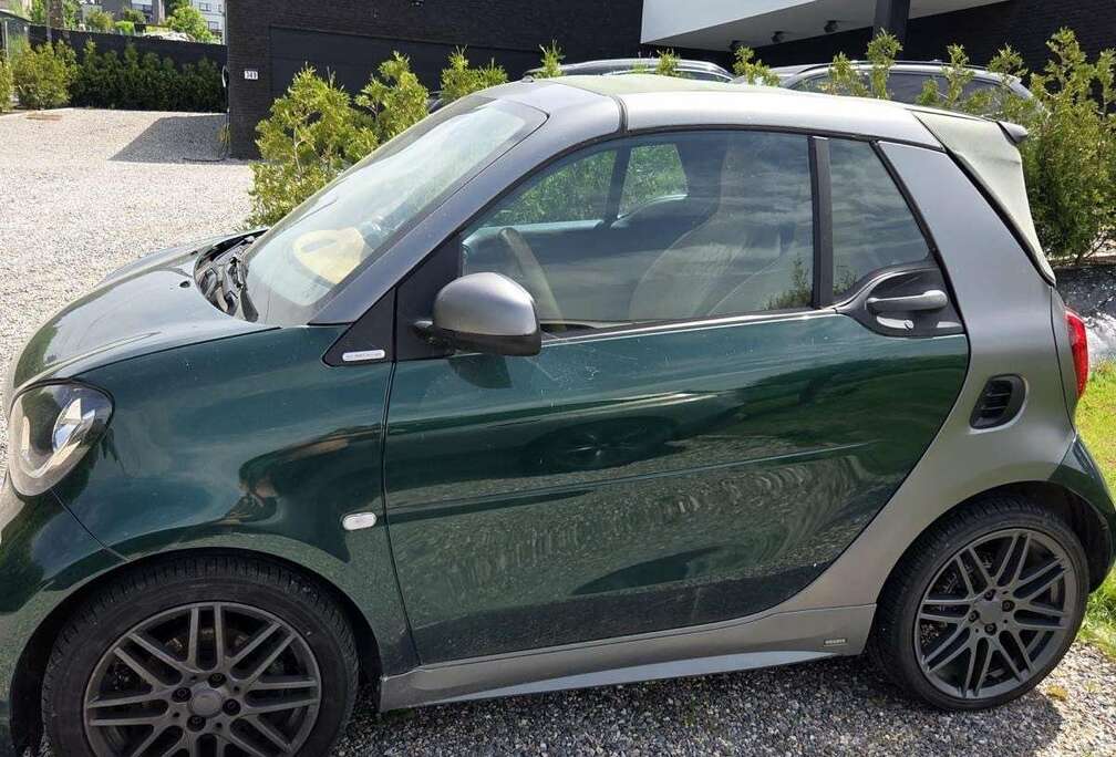 Smart superbe Smart Fortwo Cabrio BRABUS « tailor made »