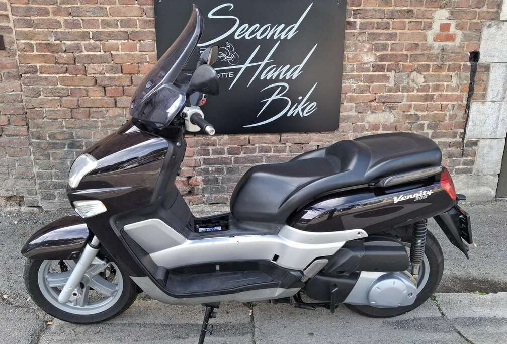 YAMAHA VERSITY 300, GARANTIE 1 AN,   1450 EUR