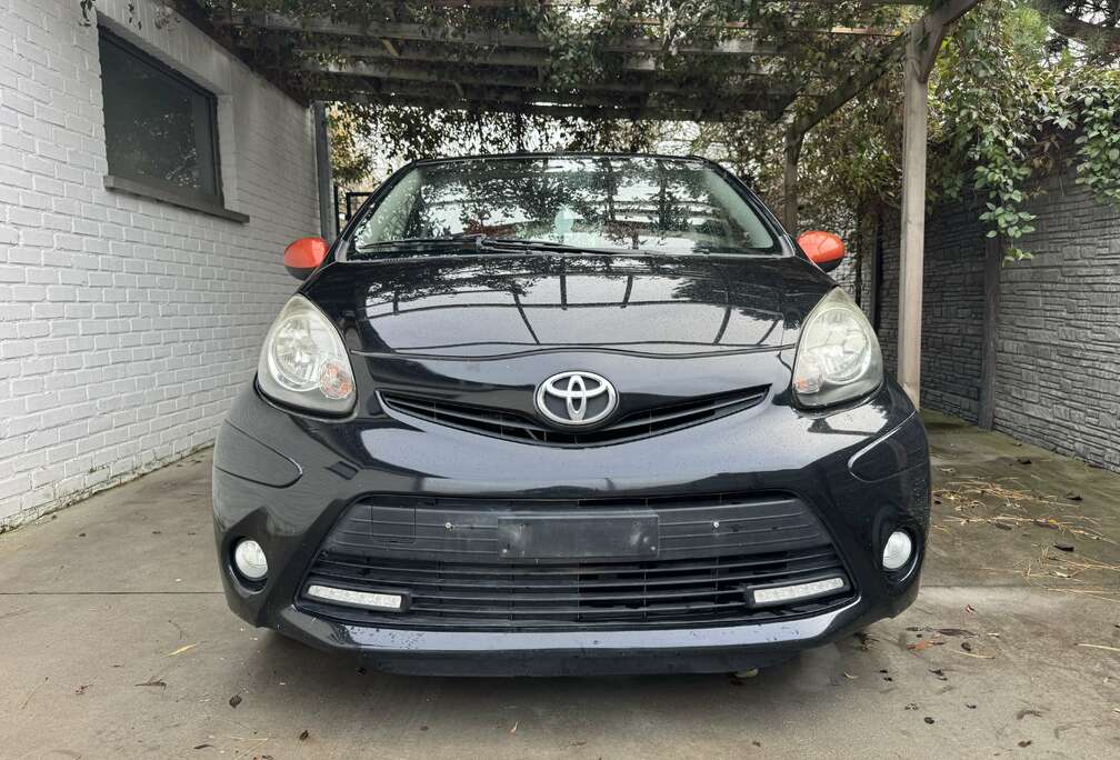 Toyota 1.0i Orange Spice