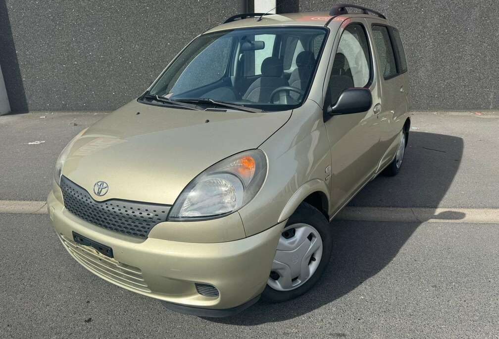 Toyota 1.3i 16v Linea Sol Prêt à immatriculer