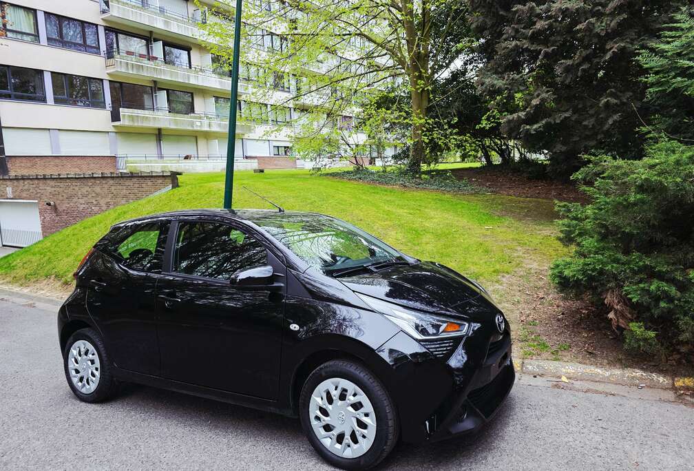 Toyota 31000Km/Airco/Carnet/ 0487650517