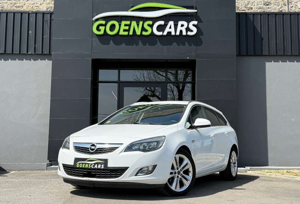 Opel Astra Sports Tourer 1.7CDTi CRUISE,CLIM,GPS…