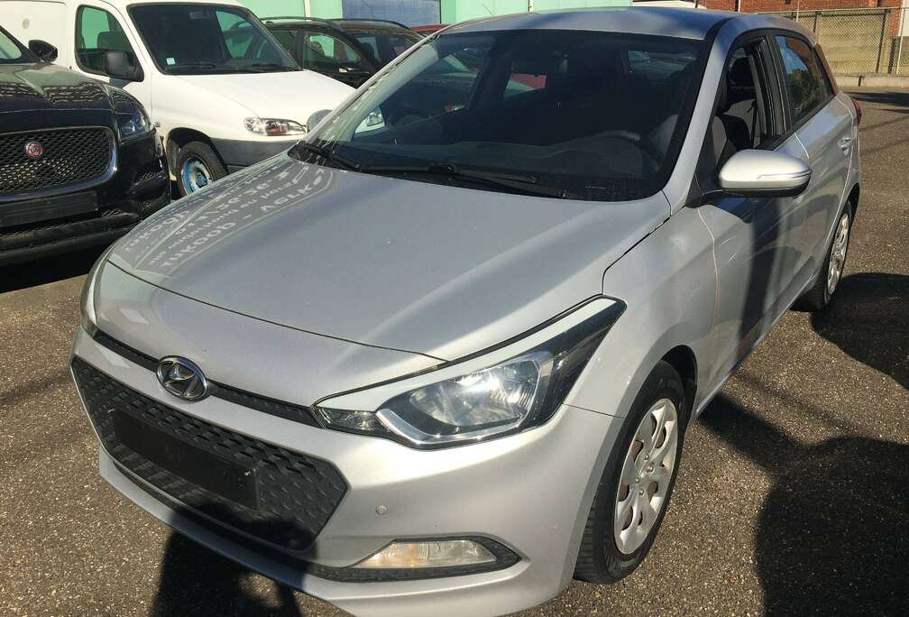 Hyundai i20 AUTOMATIC 1.4i BENZINE