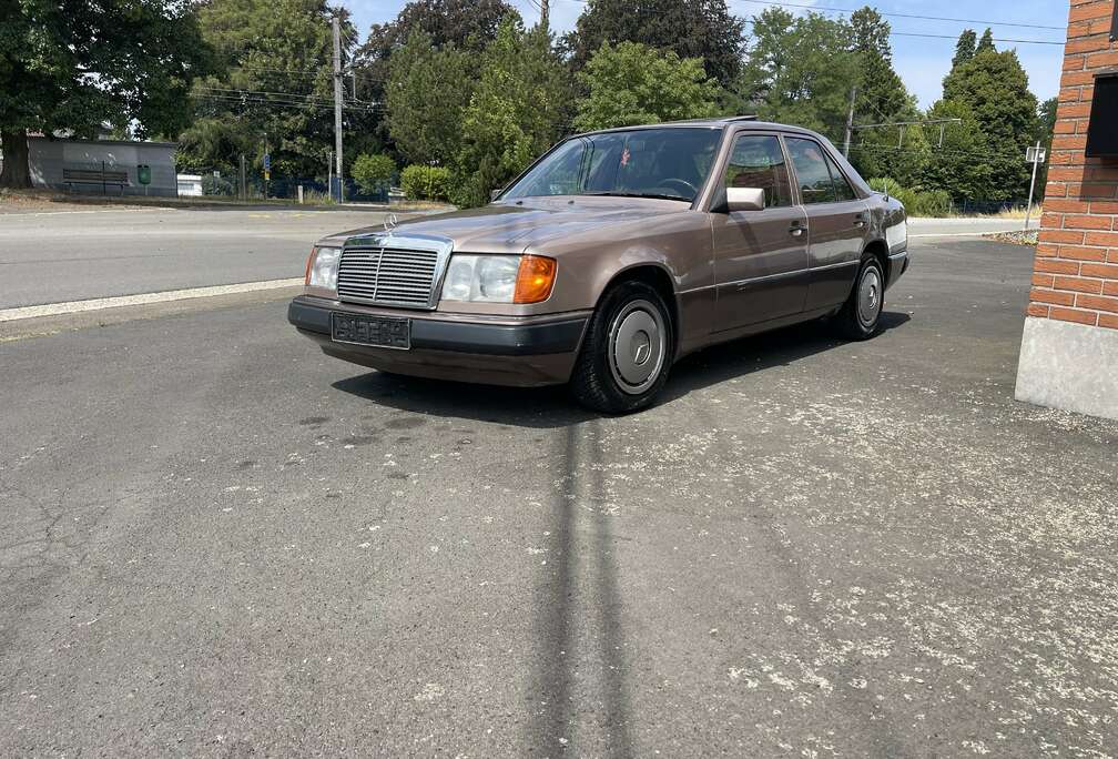 Mercedes-Benz W124 E220 1993 Klima