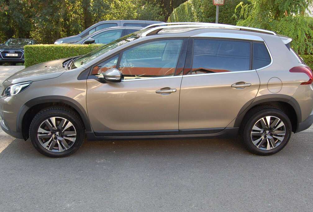 Peugeot 2008 1.2 PureTech Allure S
