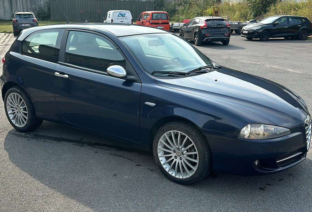 Alfa Romeo 147 1.6i TS Esclusiva