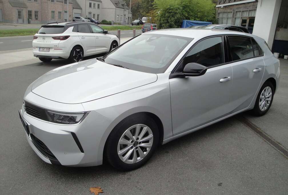 Opel Astra 1.2 Turbo Edition