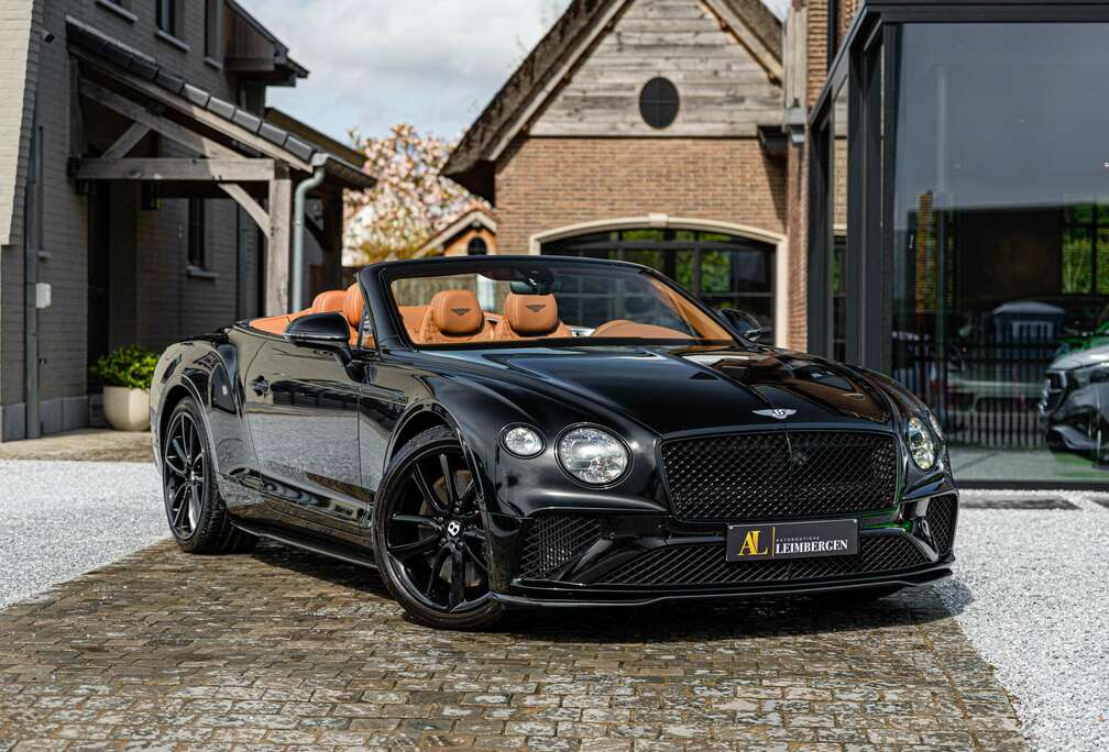 Bentley V8 / Blackline / 22\