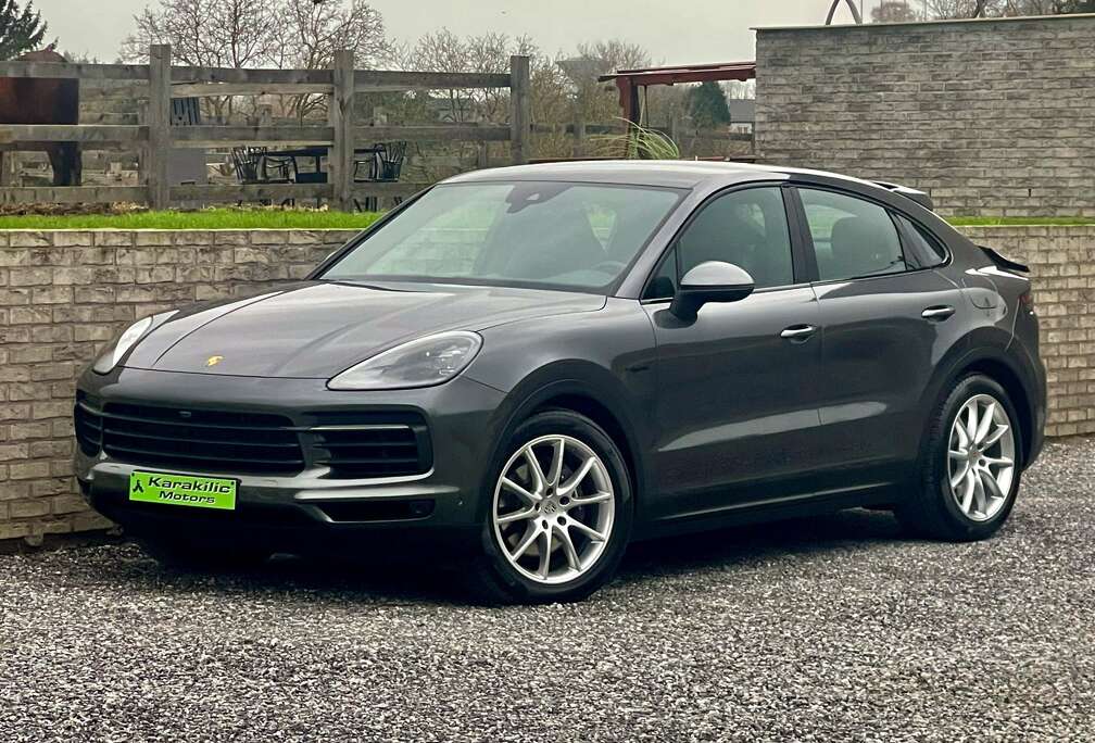 Porsche E-HYBRID COUPE 3.0i TOIT PANO CHRONO AIRMATIC