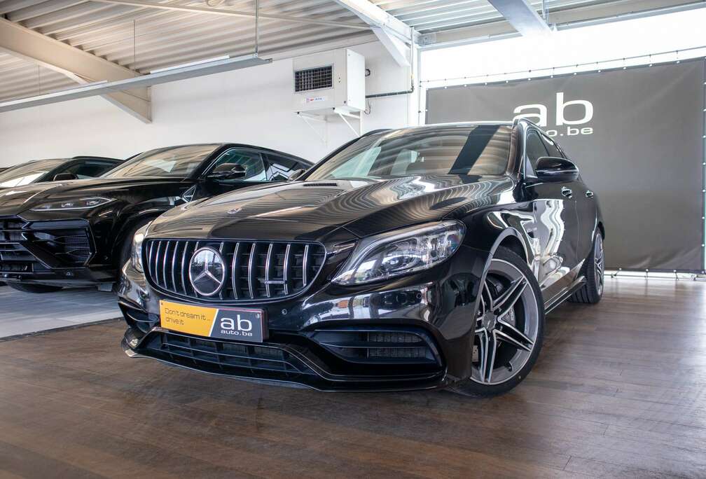 Mercedes-Benz LICHTE VRACHT, PANO, AMG SPORTUITLAAT, CARPLAY, DODE HOEK