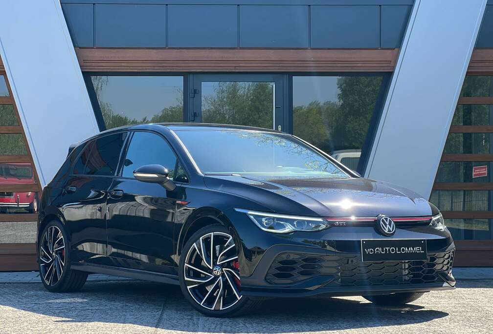 Volkswagen Clubsport - PANO/ HEAD UP/ DSG/ LED/ HARMAN KARDON/ GARANTIE