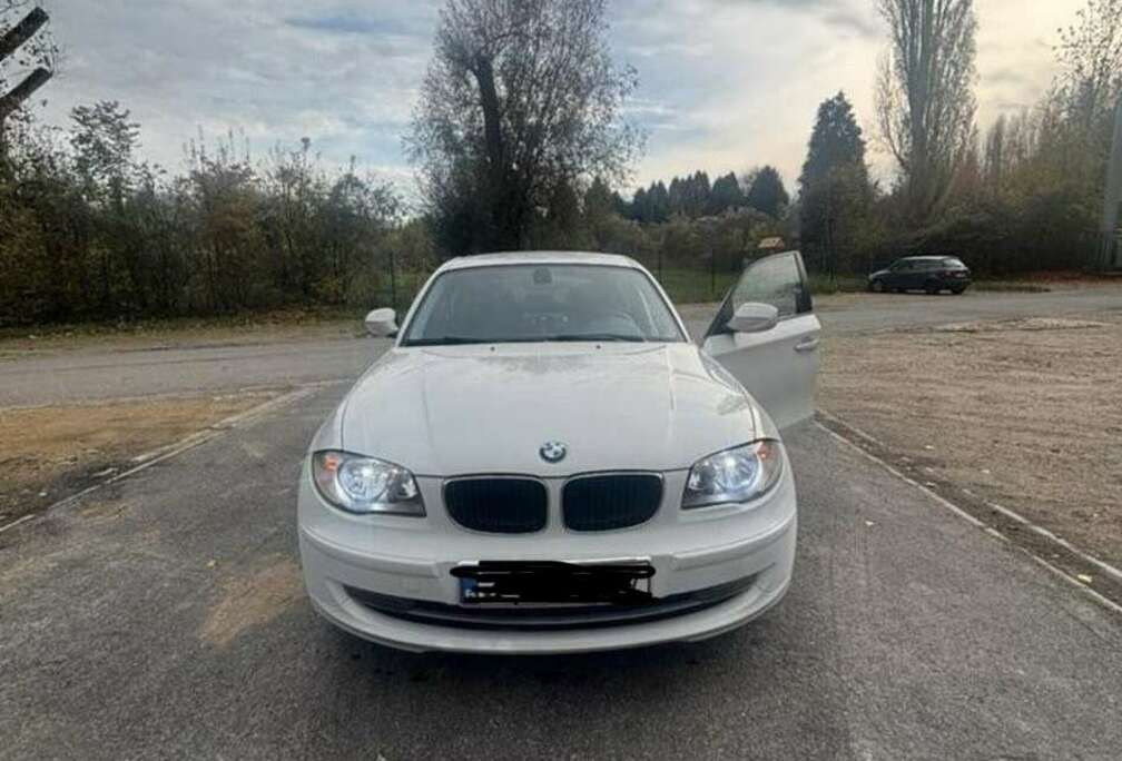 BMW 116i Crossed Flag