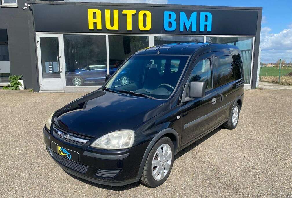Opel Combo Tour 1.4i XEP Essentia (Hayon/Achterklep)