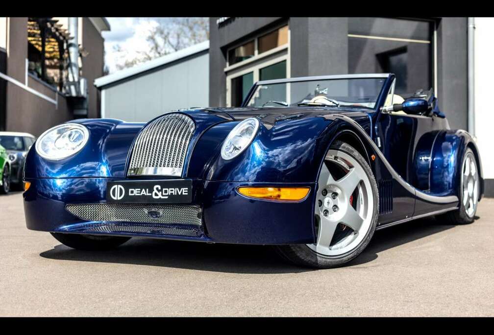 Morgan 4.4 V8 MANUALASTON MARTIN COLOUR MENDIP BLUE