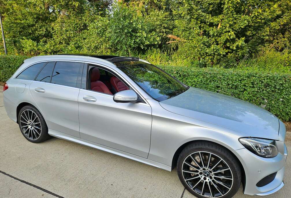 Mercedes-Benz d 4-MATIC (Bluetec) / AMG-Line / 19\