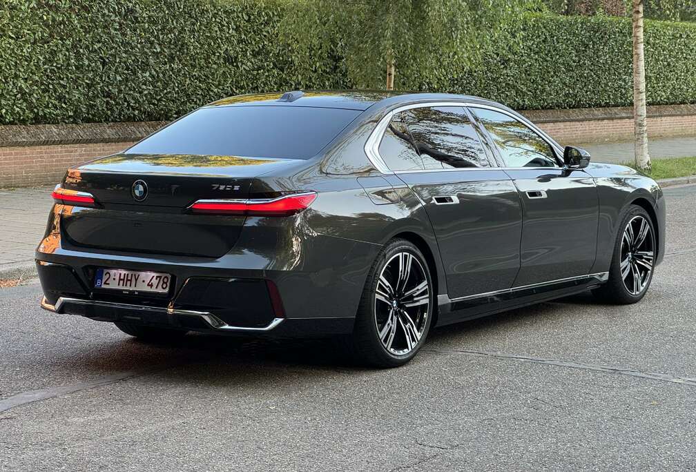 BMW 750eXAS PHEV (360 kW)