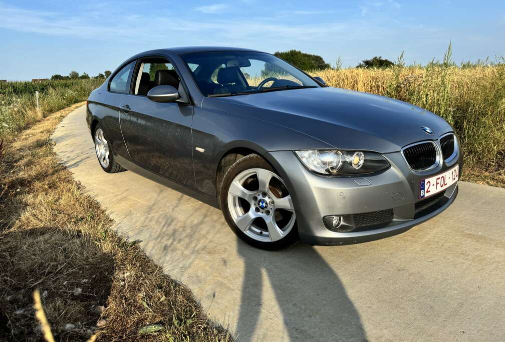 BMW Coupé 320i E92