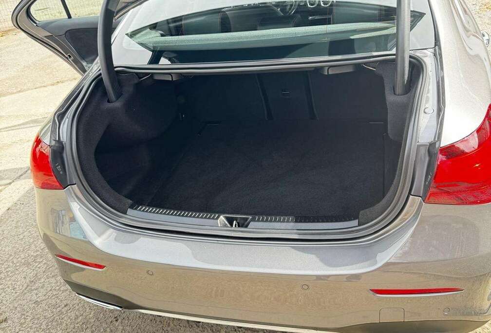 Mercedes-Benz A 200 AMG Line