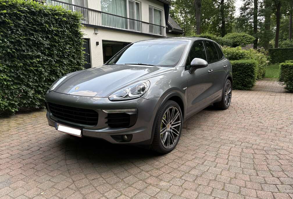 Porsche Cayenne 3.0i V6 PHEV S Tiptronic S (306 kW)