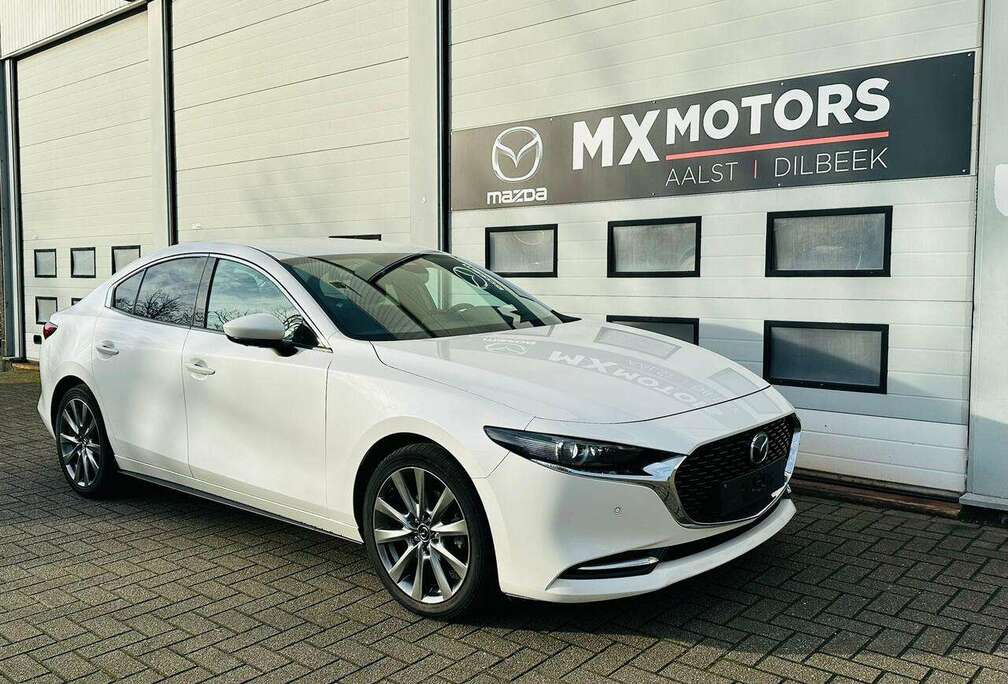 Mazda 2022 SDN 2.0L e-SKYX  6AT HAKONE