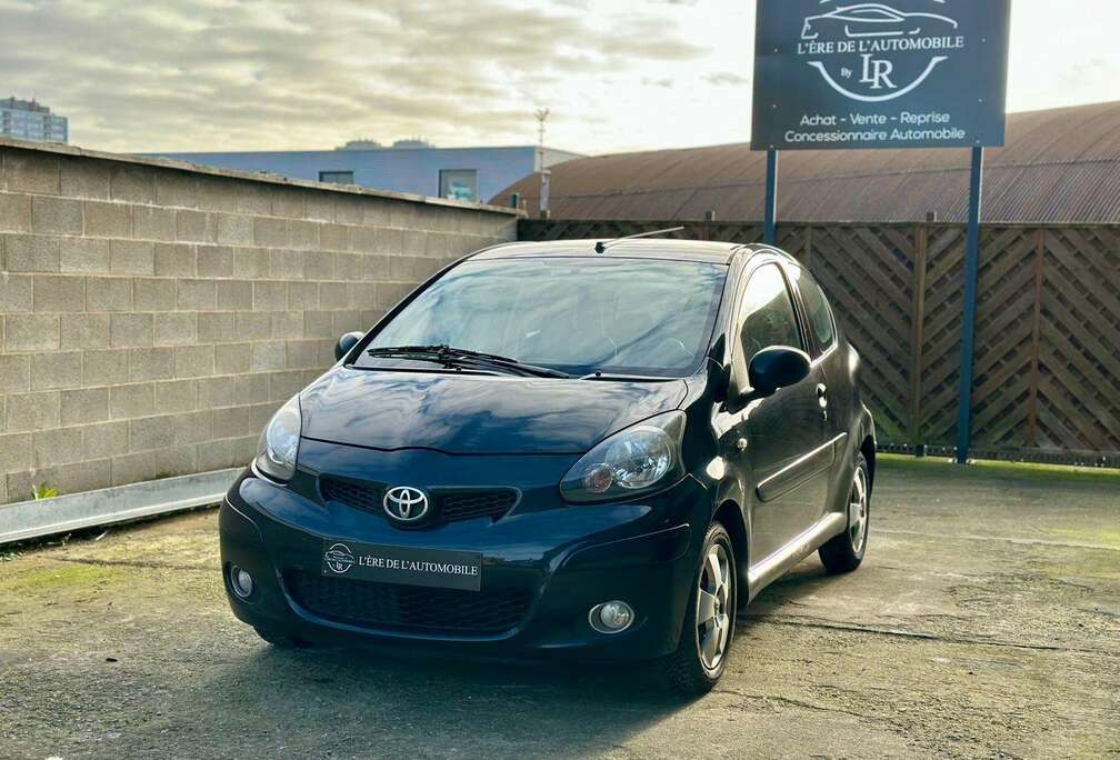 Toyota 1.0 * JANTES ALU * VERR CENTRAL * VITRE ELEC * MP3