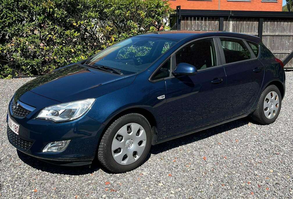 Opel Astra 1.6i