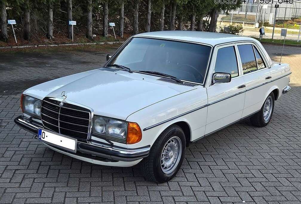 Mercedes-Benz E (Airco) Ancêtre Oldtimer W123