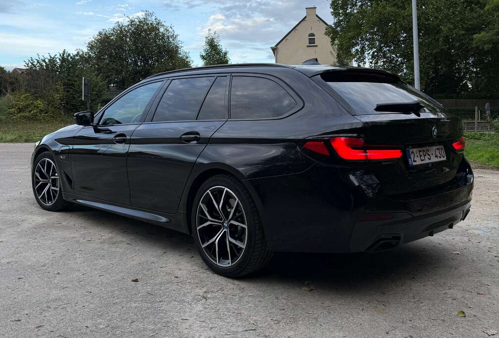 BMW Touring 530e Xdrive M-pakket/laser/headup
