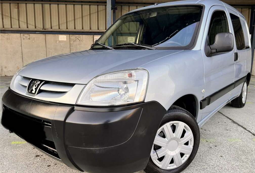 Peugeot 1.6L hdi / Attache remorque / Toit relevable