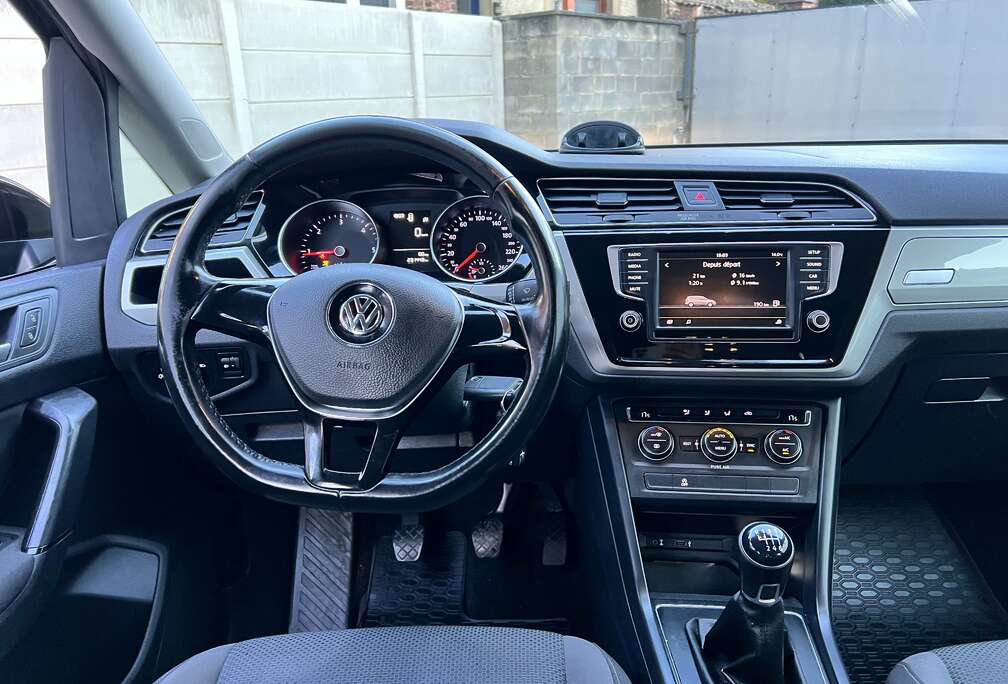 Volkswagen Touran 7 Places 2016