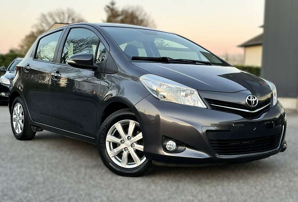 Toyota Yaris 1.33i VVT-i 5-DEUR / AIRCO / 1 JAAR WAARBORG