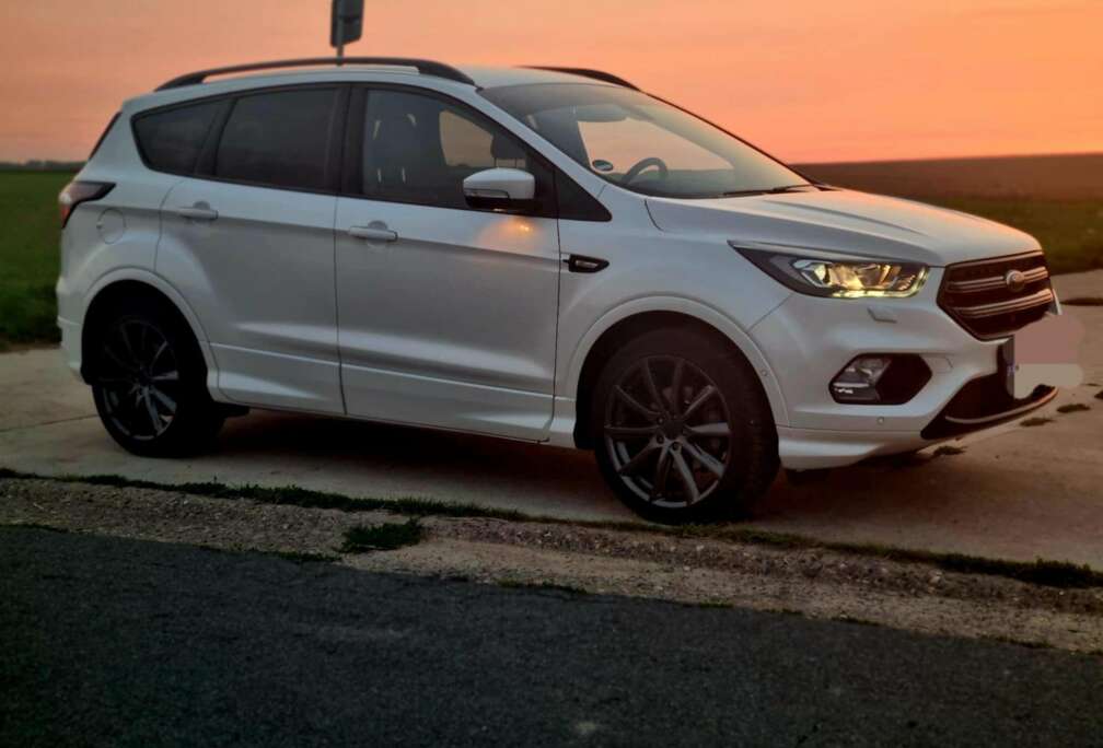 Ford Kuga 1.5 EcoBoost 2x4 ST-Line